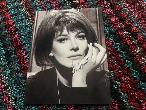 Lee Grant autograph