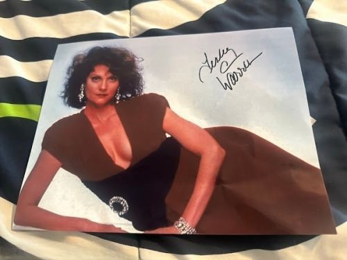 Lesley Ann Warren autograph