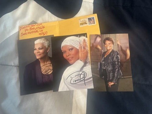 Dionne Warwick autograph